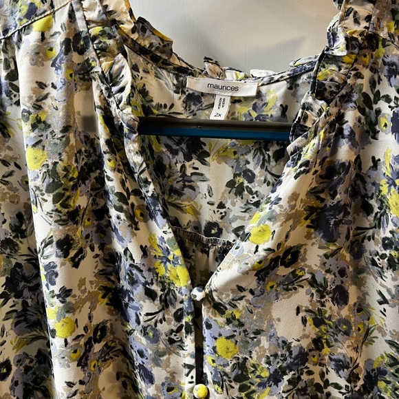 Maurice’s Floral Blouse - Picture 4 of 5